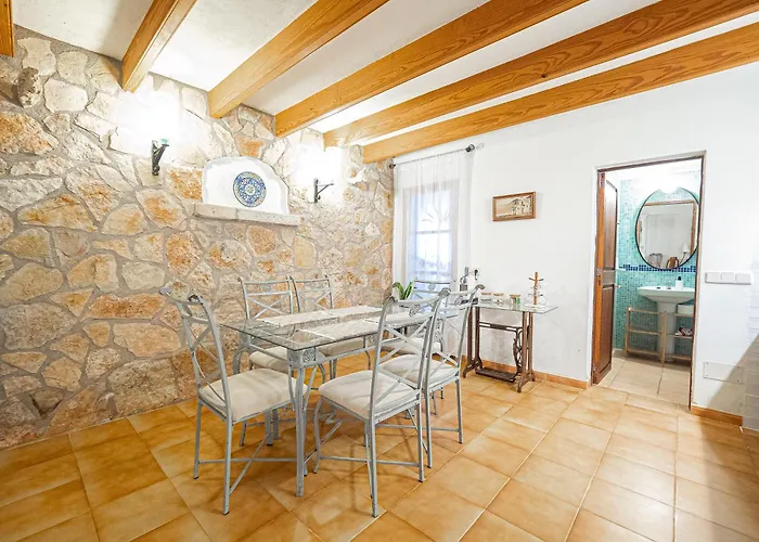 Cap De Bou By Alquilair Séjour à la ferme *